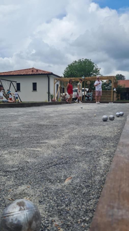 Villa Jacuzzi, Terrain De Petanque Et Aire De Jeux Vue Sur Les Pyrenees Seilhan Exterior photo
